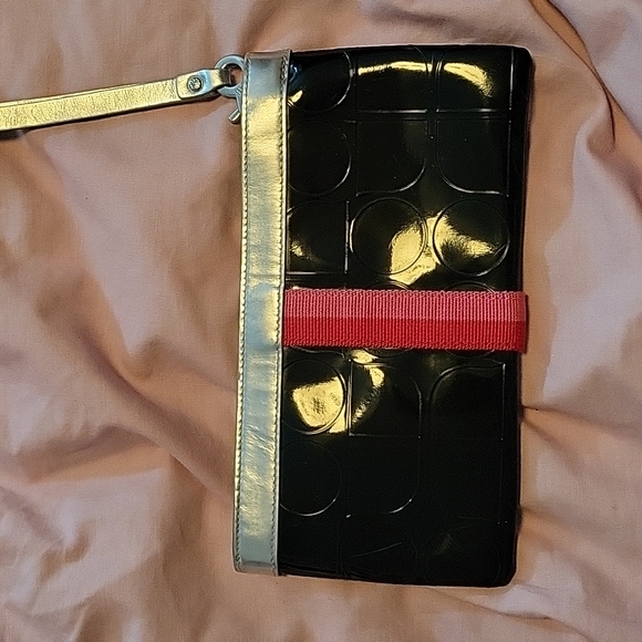 Kate Spade Wristlet - Picture 2 of 3